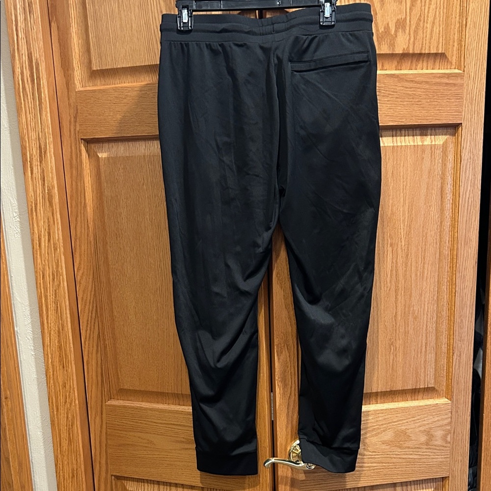 4 pairs 32° Heat Black Jogger Pants with Pockets - Picture 3 of 5